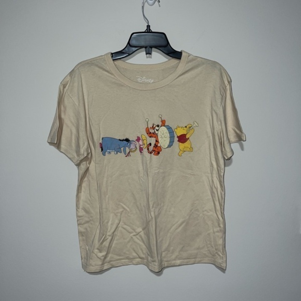 Cream colored cropped disney tshirt with Winnie the Pooh characters Disney XL